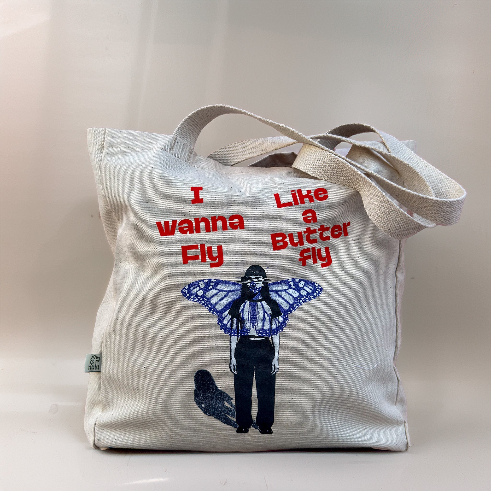 Nulu Bez Çanta I Wanna Fly Like a Butterfly | %100 Pamuk 35×40×10 cmBez ÇantaNuluShopNulu Bez Çanta I Wanna Fly Like a Butterfly | %100 Pamuk 35×40×10 cm